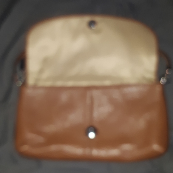 Coach small purse/clutch. - Picture 4 of 9